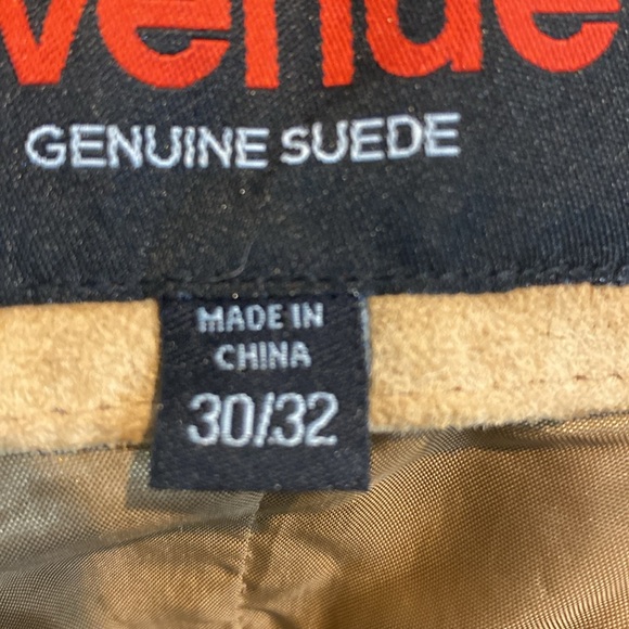 Avenue size 30-32 Genuine Suede Coat good condition - Picture 4 of 4